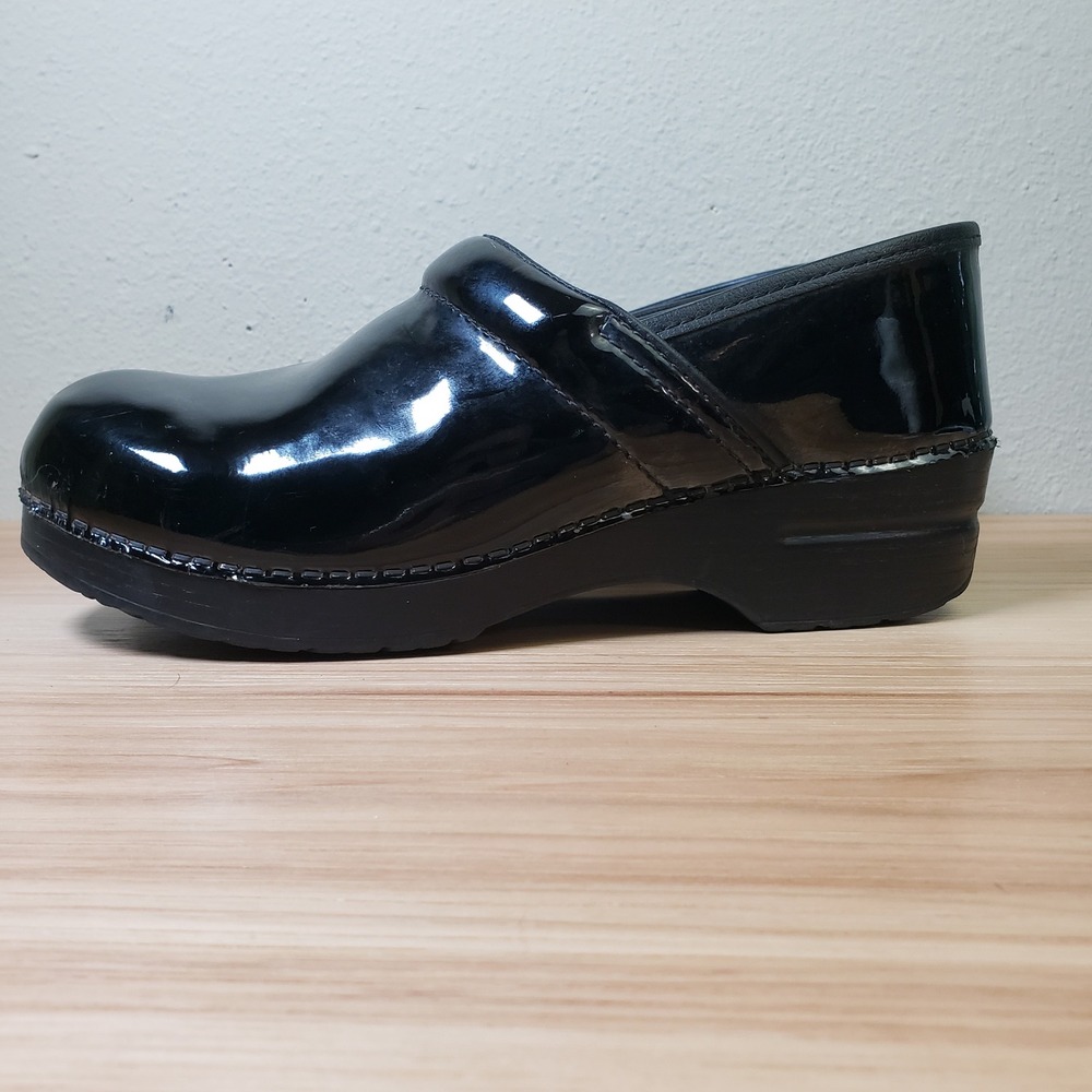Dansko Size 41 Professional Clogs Glossy Black Slip On Classic‎ Medical Workwear